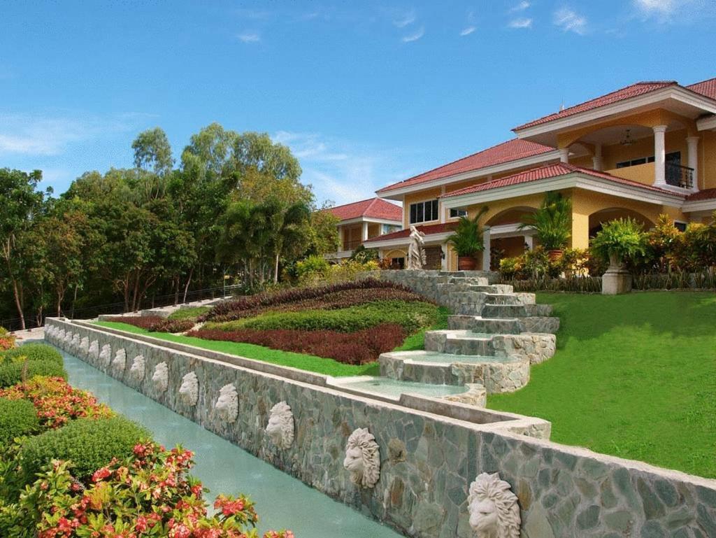 The Peacock Garden Hotel Panglao-stad Buitenkant foto