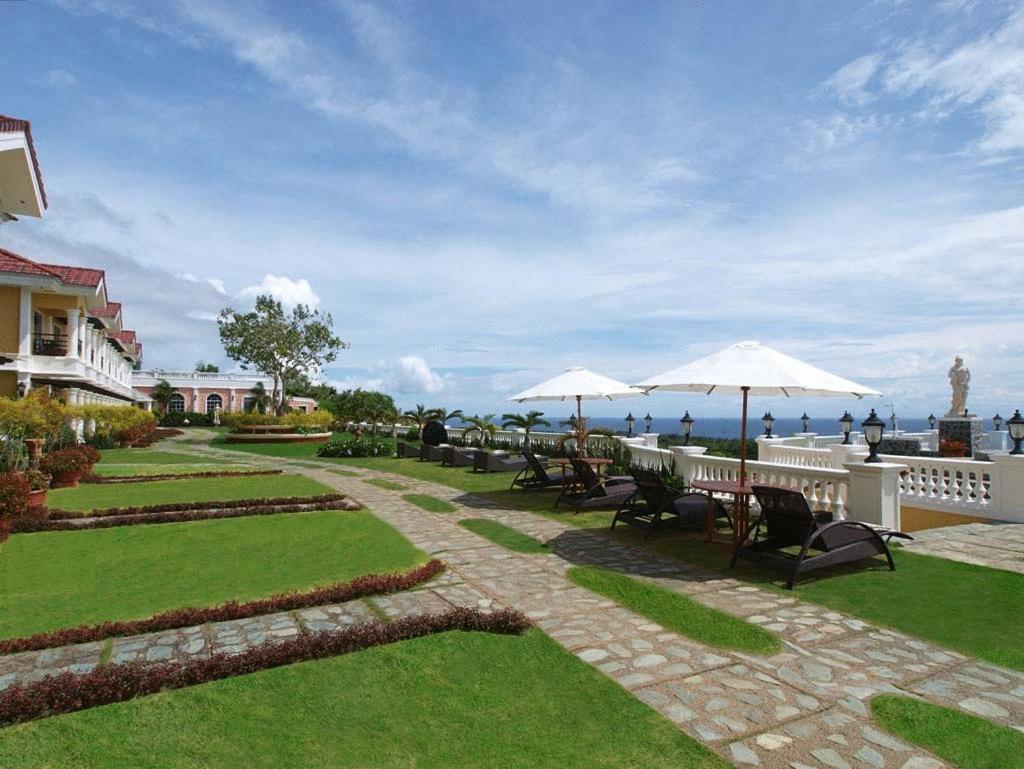 The Peacock Garden Hotel Panglao-stad Buitenkant foto